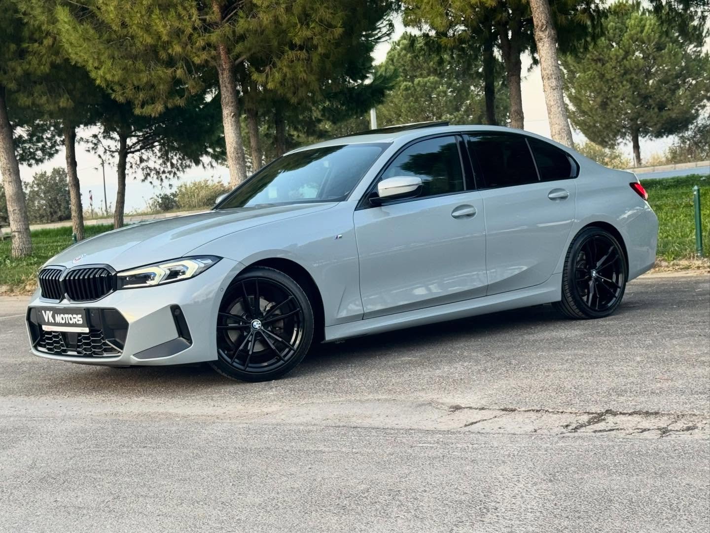 BMW 320i M Edition yan profil