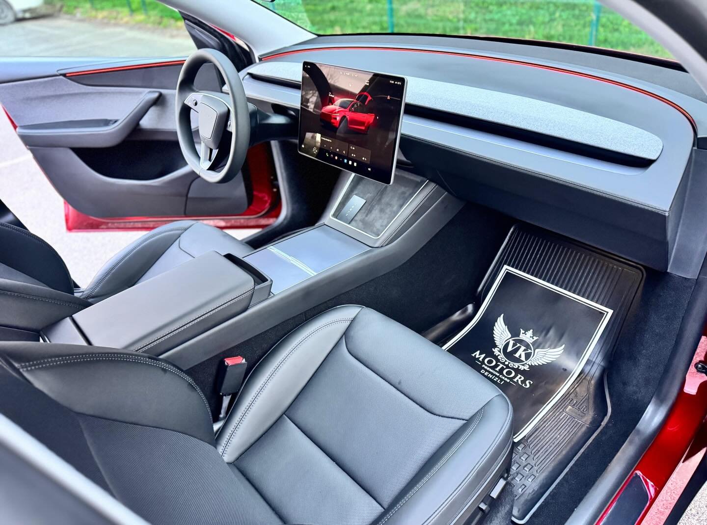 Tesla Model Y Standard detay